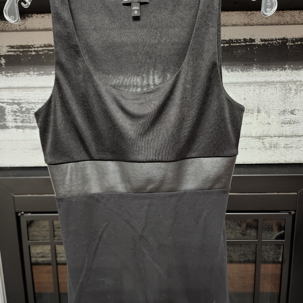 NWOT Express fitted tunic top in black. Size XSmall